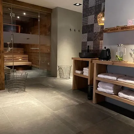 Mountain 公寓式酒店 湖城