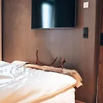 Mountain 4* See