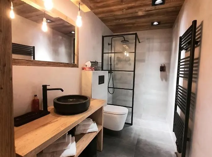 Mountain 公寓式酒店 湖城