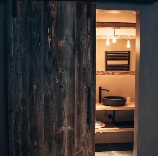 Mountain 公寓式酒店 湖城